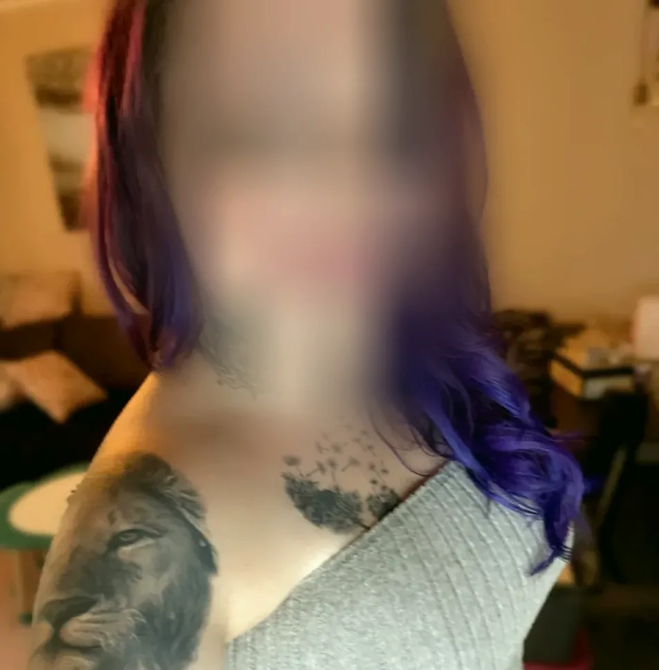 Amina, 30