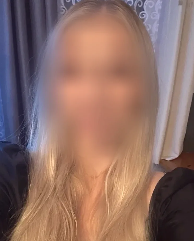 Anna, 26