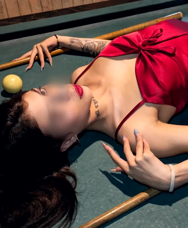 Leyla, 21