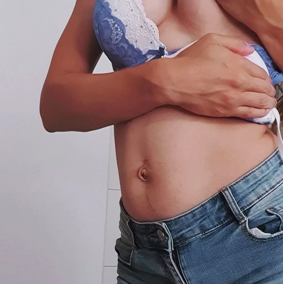 Sara, 28