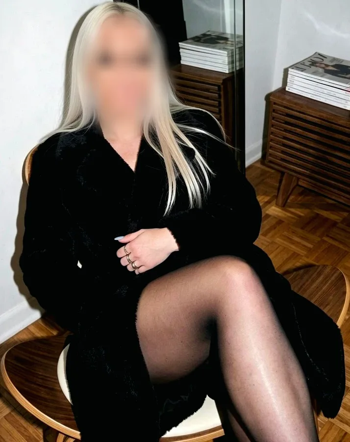 Selma, 34
