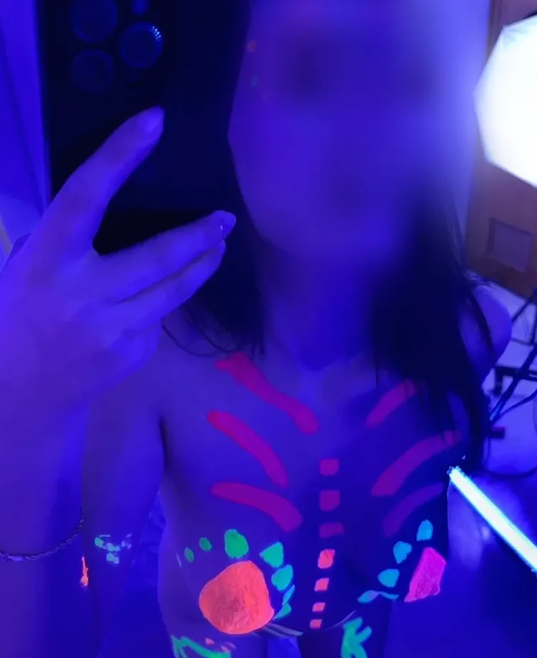 Tuula, 25